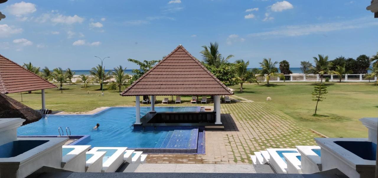 Le Pondy Hotel Puducherry Eksteriør billede
