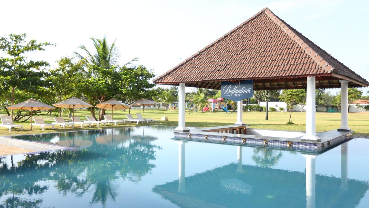 Le Pondy Hotel Puducherry Eksteriør billede