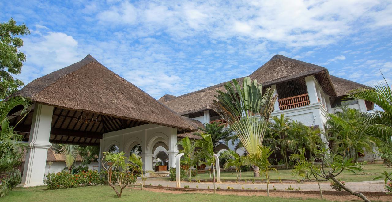Le Pondy Hotel Puducherry Eksteriør billede