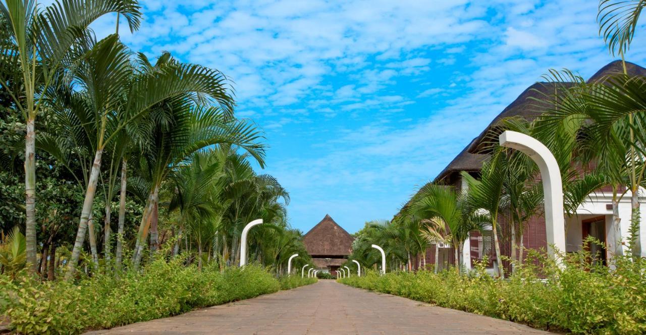 Le Pondy Hotel Puducherry Eksteriør billede