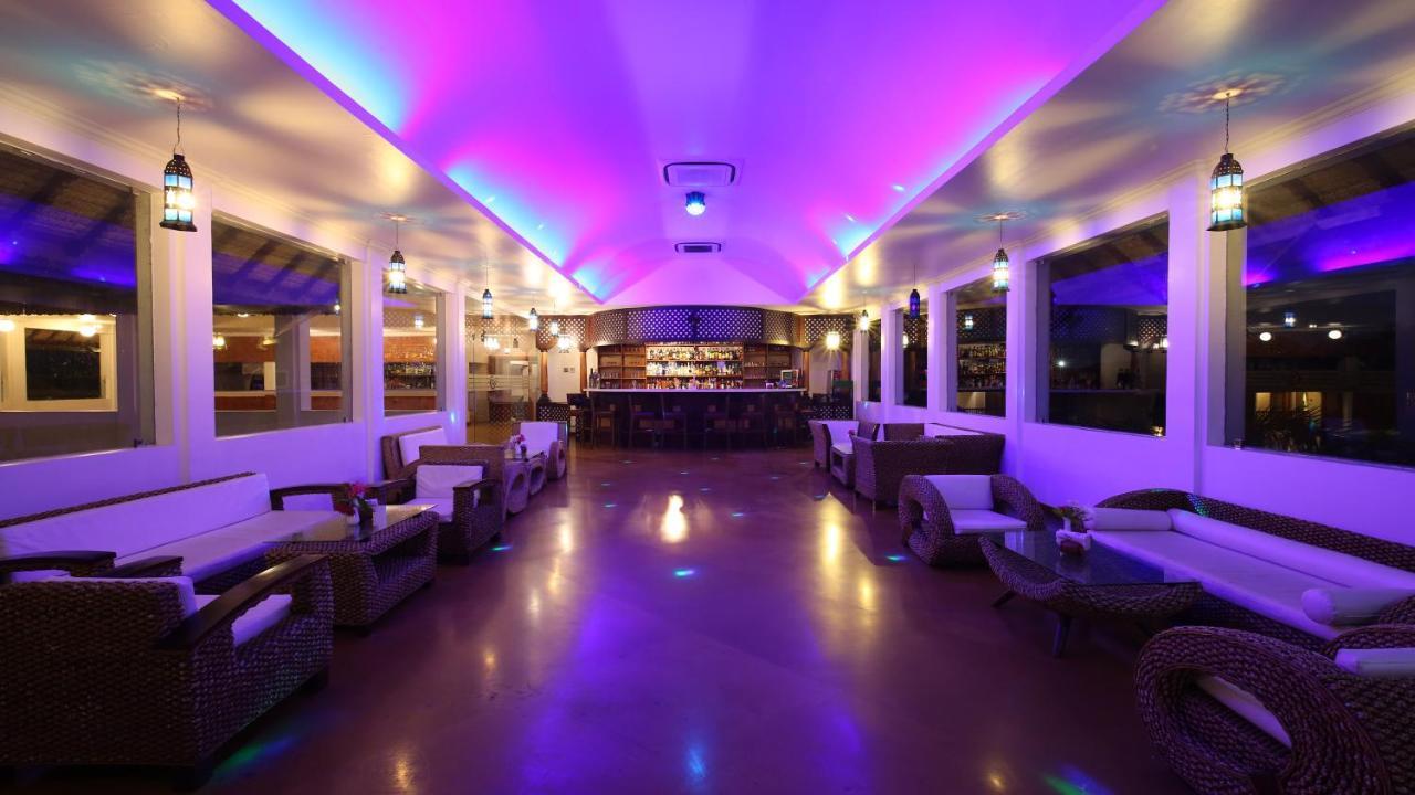 Le Pondy Hotel Puducherry Eksteriør billede