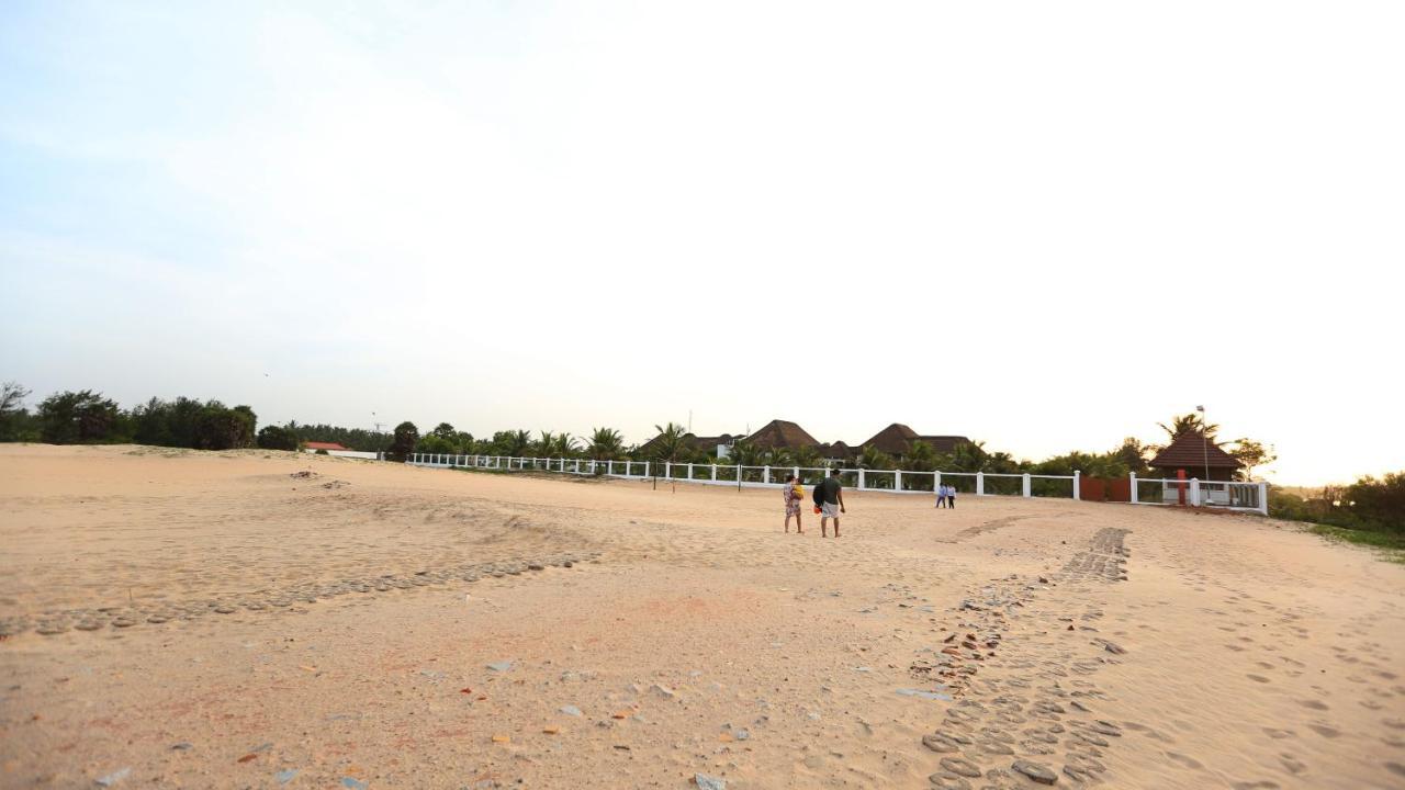 Le Pondy Hotel Puducherry Eksteriør billede