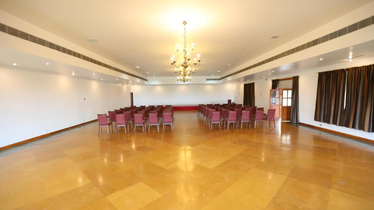 Le Pondy Hotel Puducherry Eksteriør billede