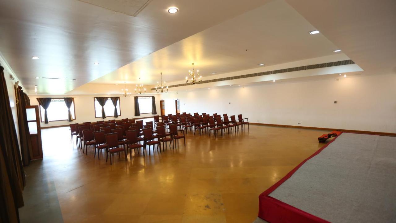 Le Pondy Hotel Puducherry Eksteriør billede
