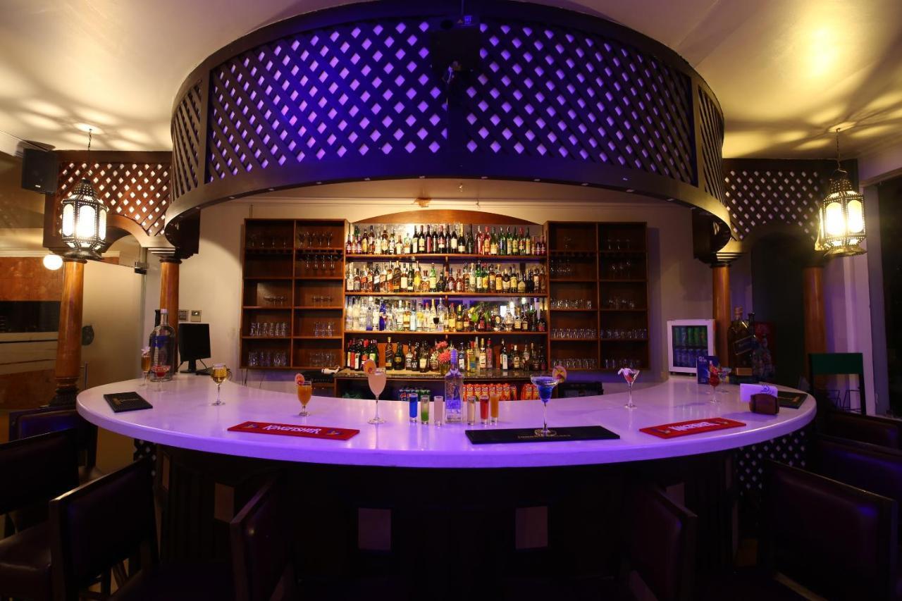 Le Pondy Hotel Puducherry Eksteriør billede