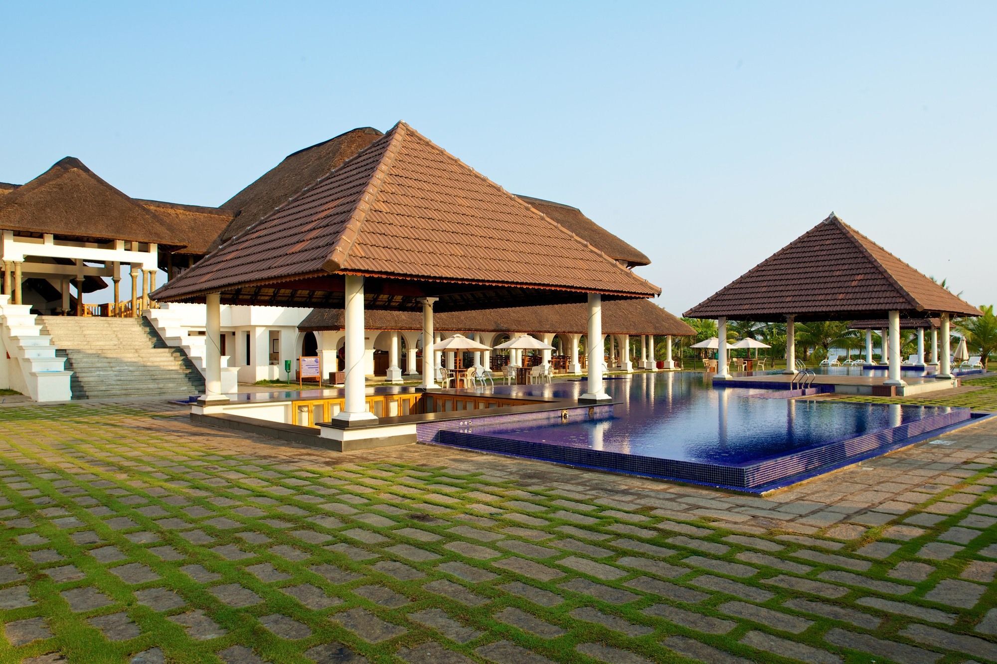 Le Pondy Hotel Puducherry Eksteriør billede
