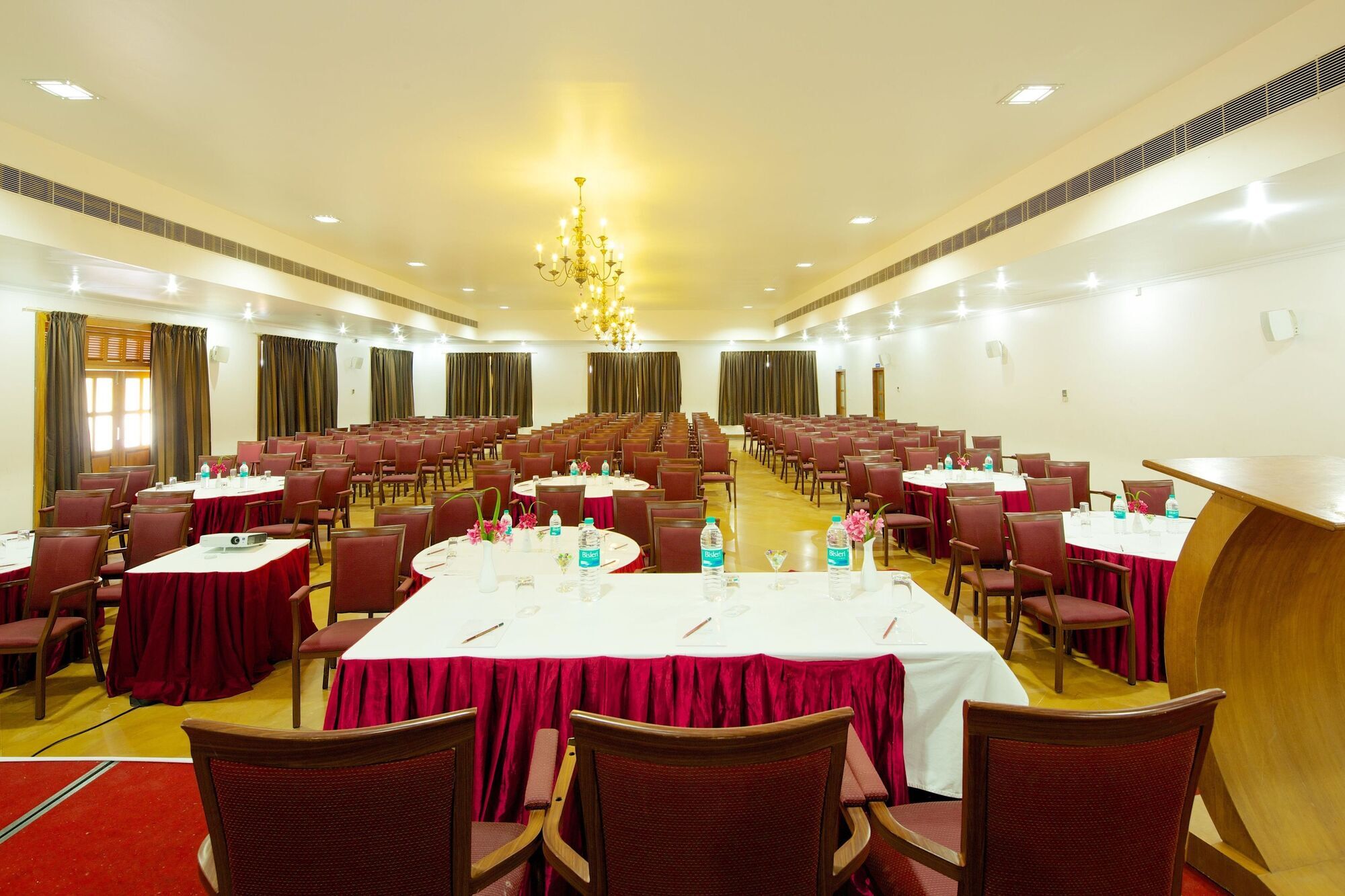 Le Pondy Hotel Puducherry Eksteriør billede